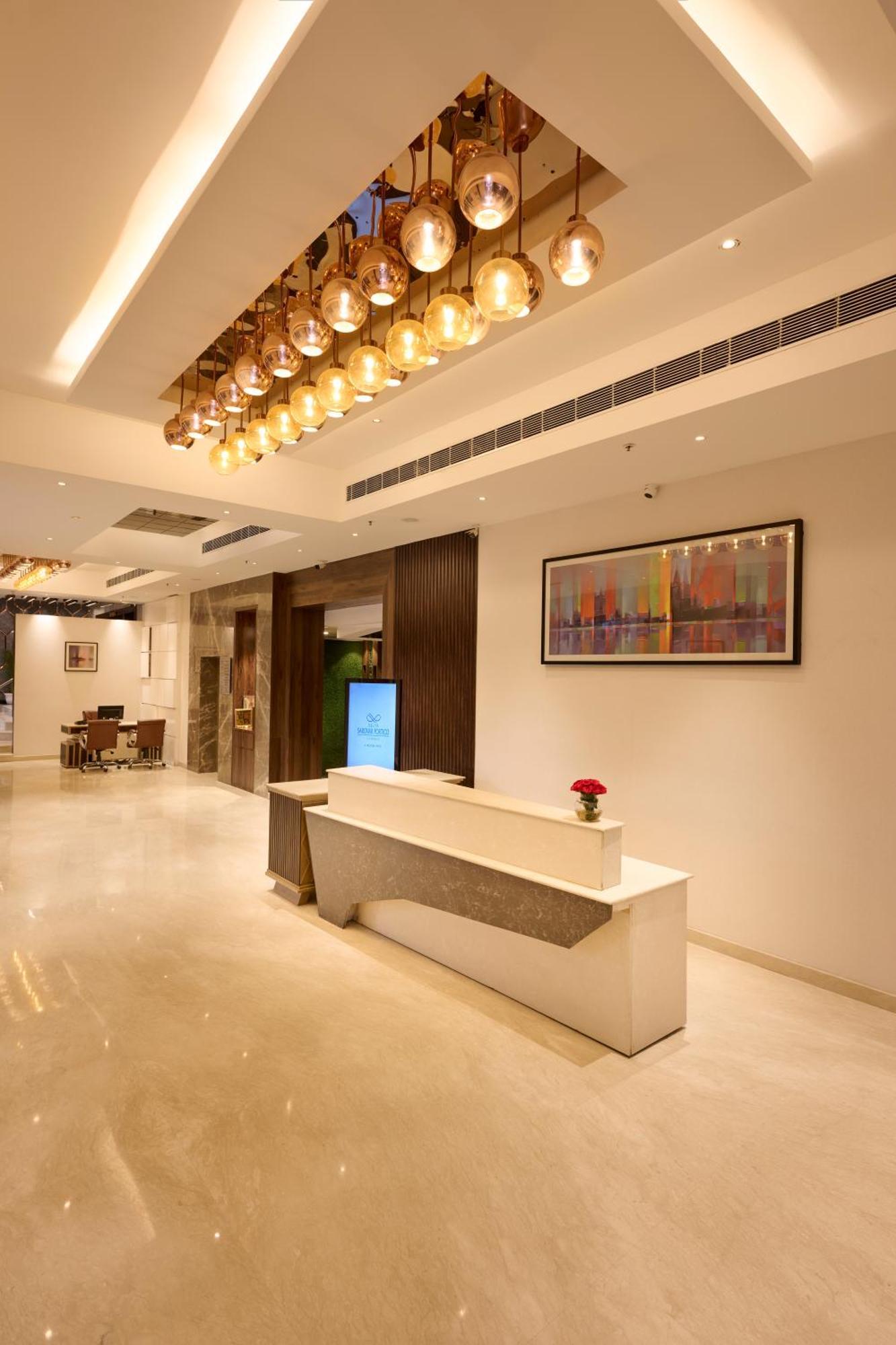 Delite Sarovar Portico Фаридабад Экстерьер фото